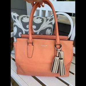 Coach Genuine leather peach purse💕